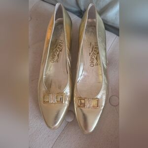 FERRAGAMO Metalliac Gold Low Heel Pumps 8.5AA